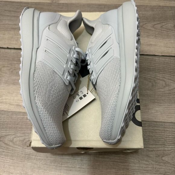 NEW WITH BOX Women’s Adidas UBOUNCE DNA size 8 - Picture 6 of 8